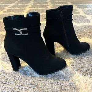 Black boots with silver accent